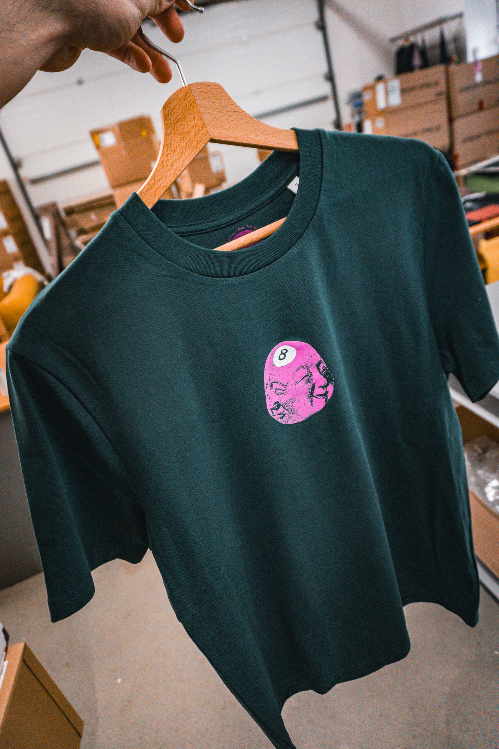 HAPPINESS TEE VEL. XXL (ODESÍLÁME 4.4.)